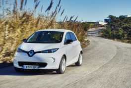 2017-renault-zoe-108