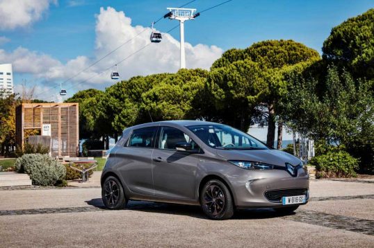 2017-renault-zoe-26