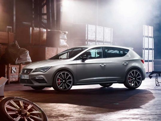 2017-seat-leon-cupra-300-1