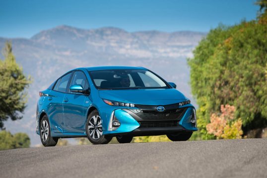 2017-toyota-prius-prime-advanced-008-1