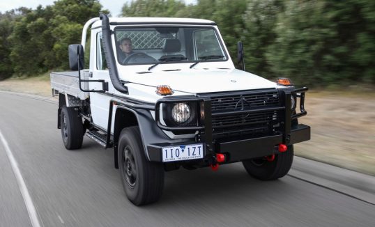 2017_mercedes-benz_g-professional_cab-chassis_g-pro-02