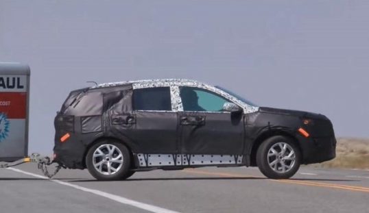 2018-chevrolet-traverse-spy-photo