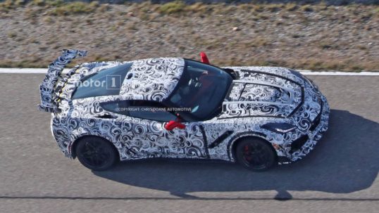 2018-chevy-corvette-zr1-spy-photo