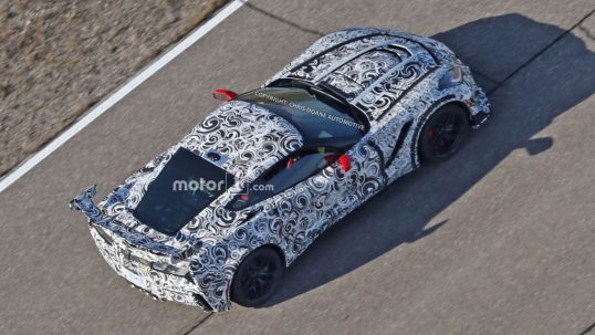 2018-chevy-corvette-zr1-spy-photo03