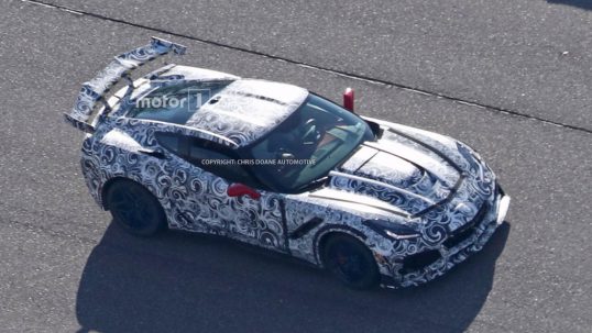 2018-chevy-corvette-zr1-spy-photo04