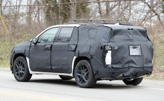 chevrolet-midsize-crossover-spy-photos-01