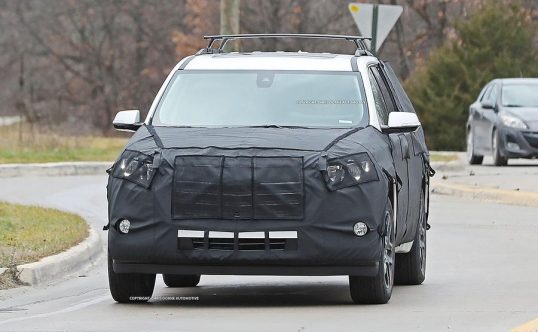 chevrolet-midsize-crossover-spy-photos-02