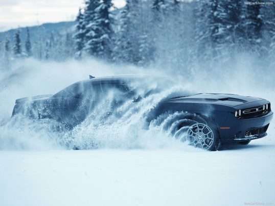 dodge-challenger-2017-gt-awd-02