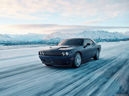 dodge-challenger_gt_awd-2017-1024-02