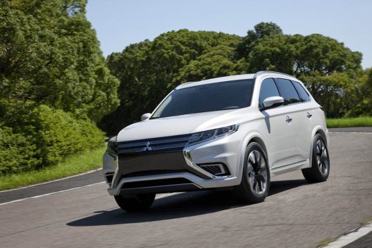 mitsubishi-outlander-phev-concept-s-17