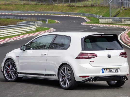 volkswagen-golf_gti_clubsport_s-2017-1024-11