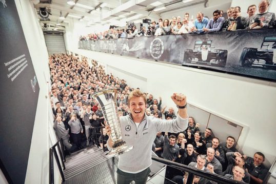 f1-rosberg-announces-retirement-5