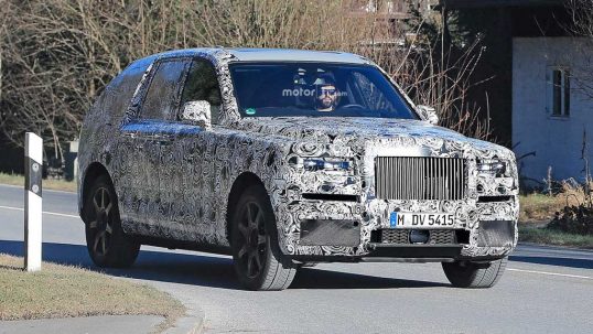 rolls-royce-cullinan-spy-1