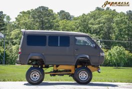 1991-mitsubishi-delica-monster-truck-03