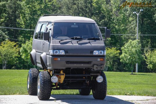 1991-mitsubishi-delica-monster-truck-04