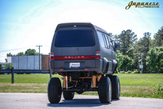 1991-mitsubishi-delica-monster-truck