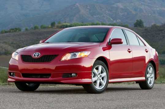 2007-toyota-camry-front-side-view