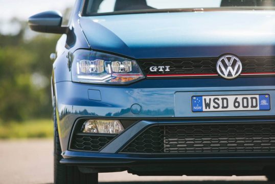 2015-volkswagen-polo-gti-car-review-9