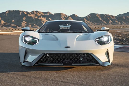 2017-ford-gt-front-end