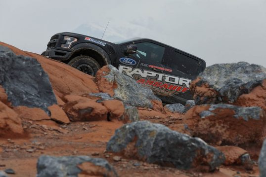 2017-ford-raptor-assault-2