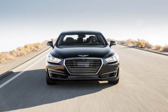 2017-genesis-g90-33t-htrac-premium-front-end-in-motion