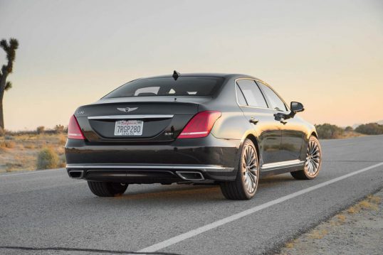 2017-genesis-g90-33t-htrac-premium-rear-three-quarter