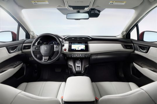 2017-honda-clarity-fuel-cell-front-interior-02