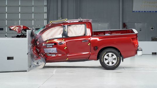 2017-nissan-titan-crew-cab-iihs-crash-test