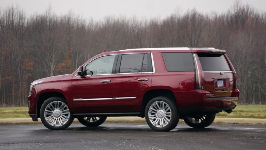 2017-cadillac-escalade-review2