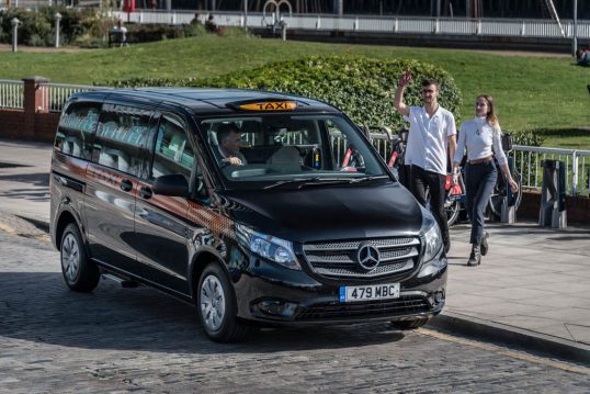 2017-mercedes-benz-vito-taxi-london-3