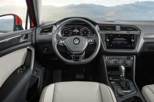 2018-volkswagen-tiguan-long-wheelbase-front-dashboard