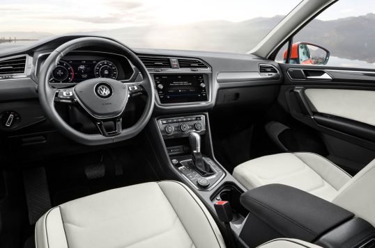 2018-volkswagen-tiguan-long-wheelbase-front-seats-and-dashboard