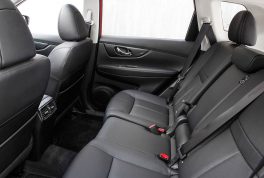 nissan-x-trail-2015-rear-seats