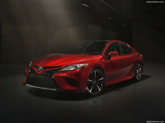 toyota-camry-2018-02