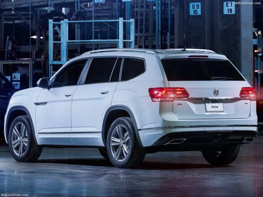 volkswagen-atlas-2018-r-line-02