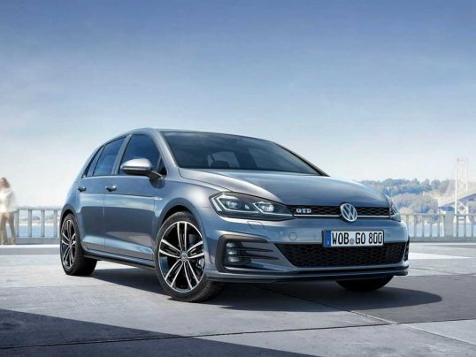 volkswagen-golf-2018-gtd-01