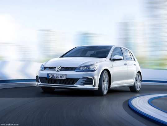 volkswagen-golf-2018-gte-0