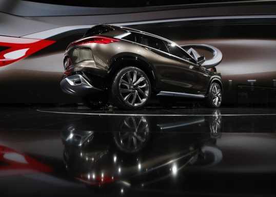 infiniti-has-yet-to-say-when-we-can-expect-the-new-qx50-but-the-concept-gives-us-a-nice-look-of-whats-to-come