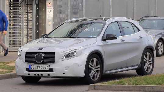 mercedes-benz-gla-class-refresh-spy