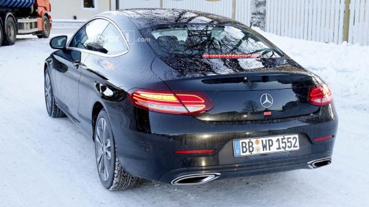 mercedes-c-class-coupe-facelift-spy-4