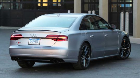 2-audi-s8-plus