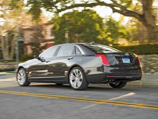 2016-cadillac-ct6-awd-rear