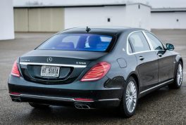 2017-mercedes-maybach-s550-116-876x535