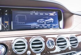 2017-mercedes-maybach-s550-124-876x535
