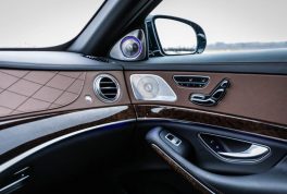 2017-mercedes-maybach-s550-127-876x535