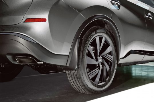 2017-nissan-murano-platinum-midnight-edition-rear-wheels