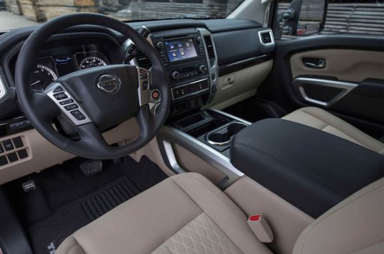 2017-nissan-titan-king-cab-cabin