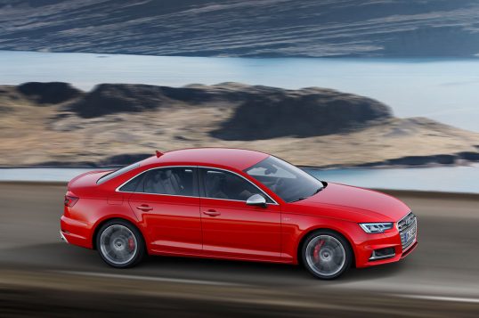 2017-audi-s4-profile-in-motion