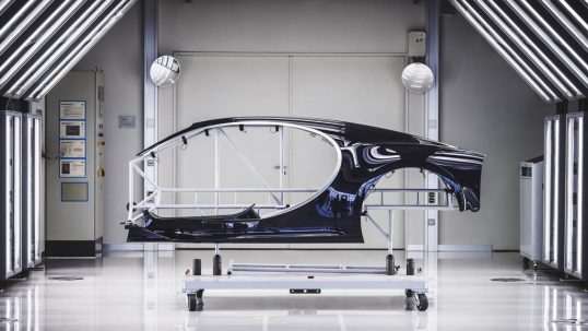 2017-bugatti-chiron-production-at-molsheim-factory-15