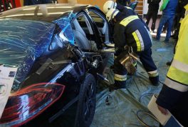2017-porsche-panamera-german-firefighters-5